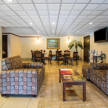 Jax Airport Hotel Jacksonville Exterior photo