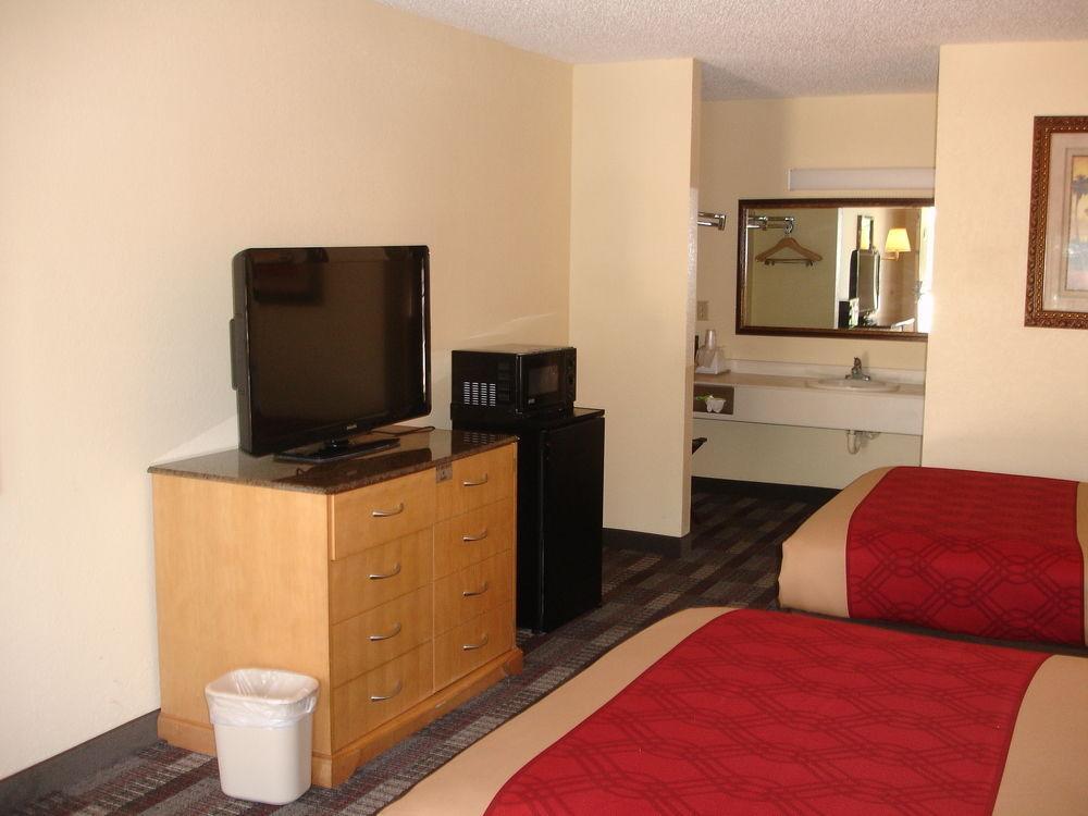 Jax Airport Hotel Jacksonville Exterior photo